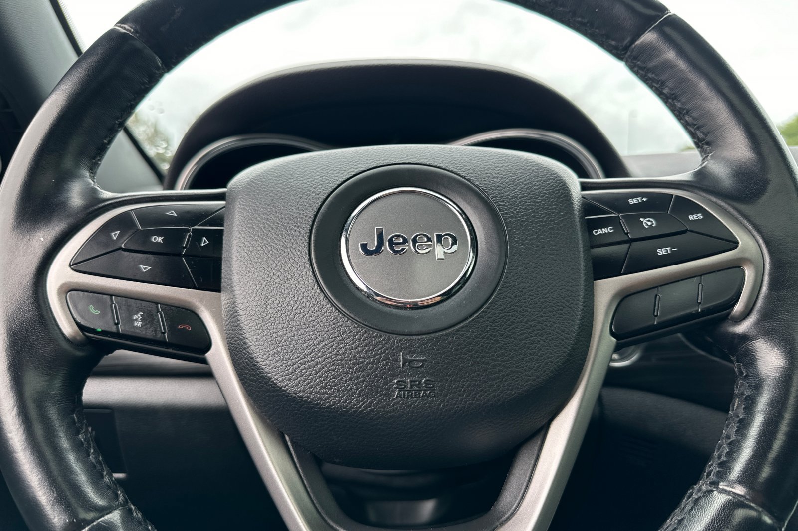 Used 2021 Jeep Grand Cherokee Laredo X AWD/4WD image 23