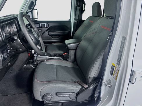 Used 2025 Jeep Wrangler Unlimited Rubicon AWD/4WD image 19