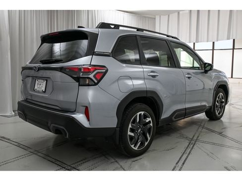 Used 2025 Subaru Forester Limited image 7