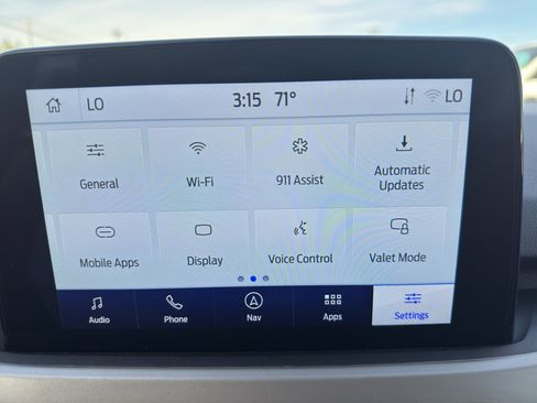 Used 2022 Ford Escape SE w/ SE Sport Appearance Package image 32