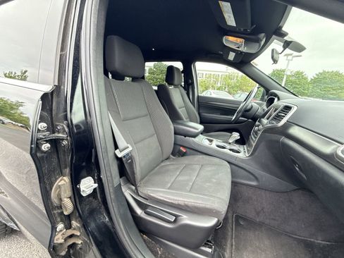 Used 2018 Jeep Grand Cherokee Laredo AWD/4WD image 23