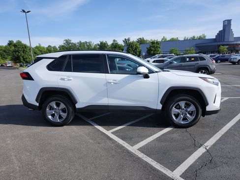 Used 2024 Toyota RAV4 XLE AWD/4WD image 16