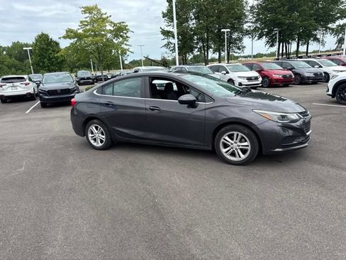 Used 2017 Chevrolet Cruze LT w/ Convenience Package FWD image 6