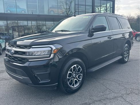 Used 2024 Ford Expedition XLT image 1