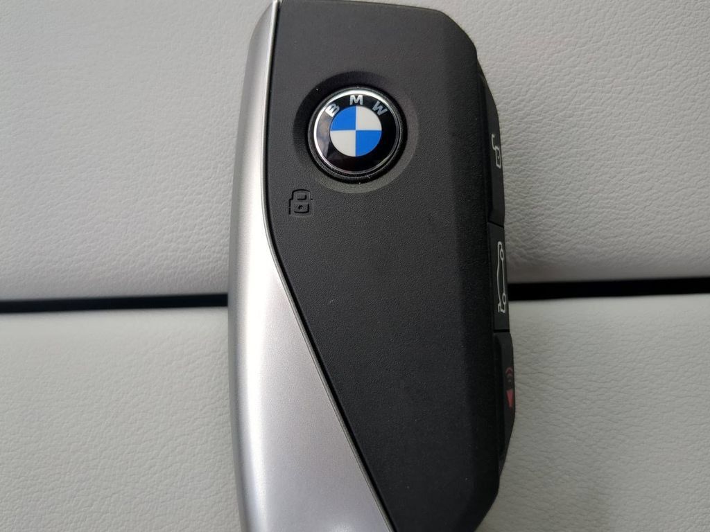 New 2026 BMW X5 xDrive40i w/ M Sport Package AWD/4WD image 30
