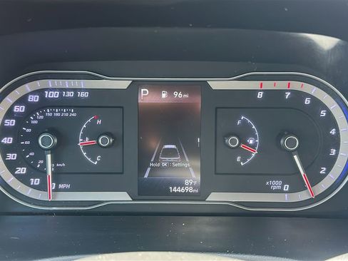Used 2022 Hyundai Santa Cruz SE FWD image 2