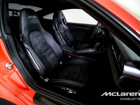 Used 2018 Porsche 911 GT2 RS RWD image 19