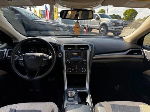 Used 2019 Ford Fusion S image 18