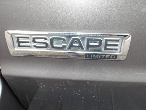 Used 2011 Ford Escape Limited image 36