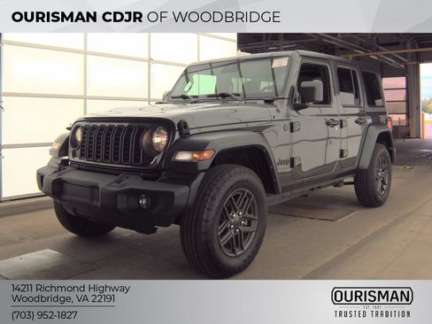 Used 2024 Jeep Wrangler Unlimited Sport AWD/4WD image 2