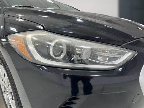 Used 2017 Hyundai Elantra SE w/ Cargo Package FWD image 11