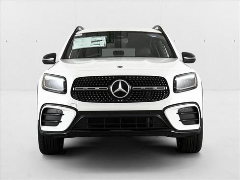 New 2025 Mercedes-Benz GLB 250 4MATIC image 2