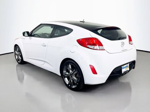 Used 2016 Hyundai Veloster w/ Option Group 02 FWD image 7
