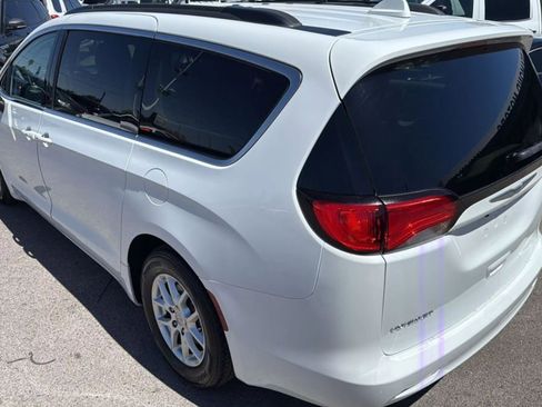 Used 2020 Chrysler Voyager Lxi image 5