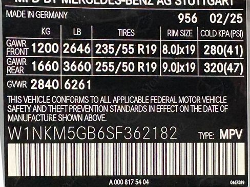 Used 2025 Mercedes-Benz GLC 350e GLC 350e w/ Driver Assistance Package image 39