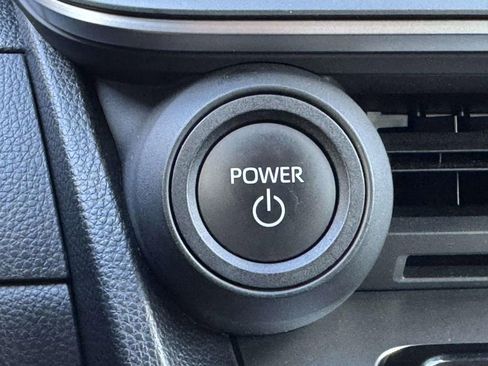 Used 2024 Toyota Prius LE image 9