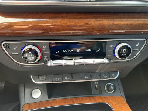 Certified 2023 Audi Q5 2.0T Premium w/ Convenience Package AWD/4WD image 29