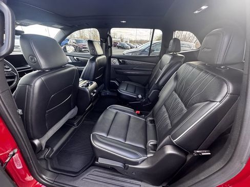 Used 2025 Buick Enclave Avenir w/ Super Cruise Package image 7