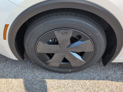 New 2026 Toyota Prius LE image 9