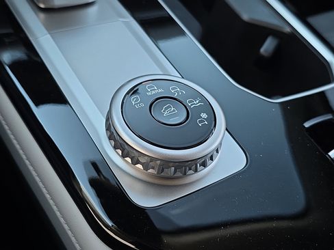 New 2026 Mitsubishi Outlander SE image 22