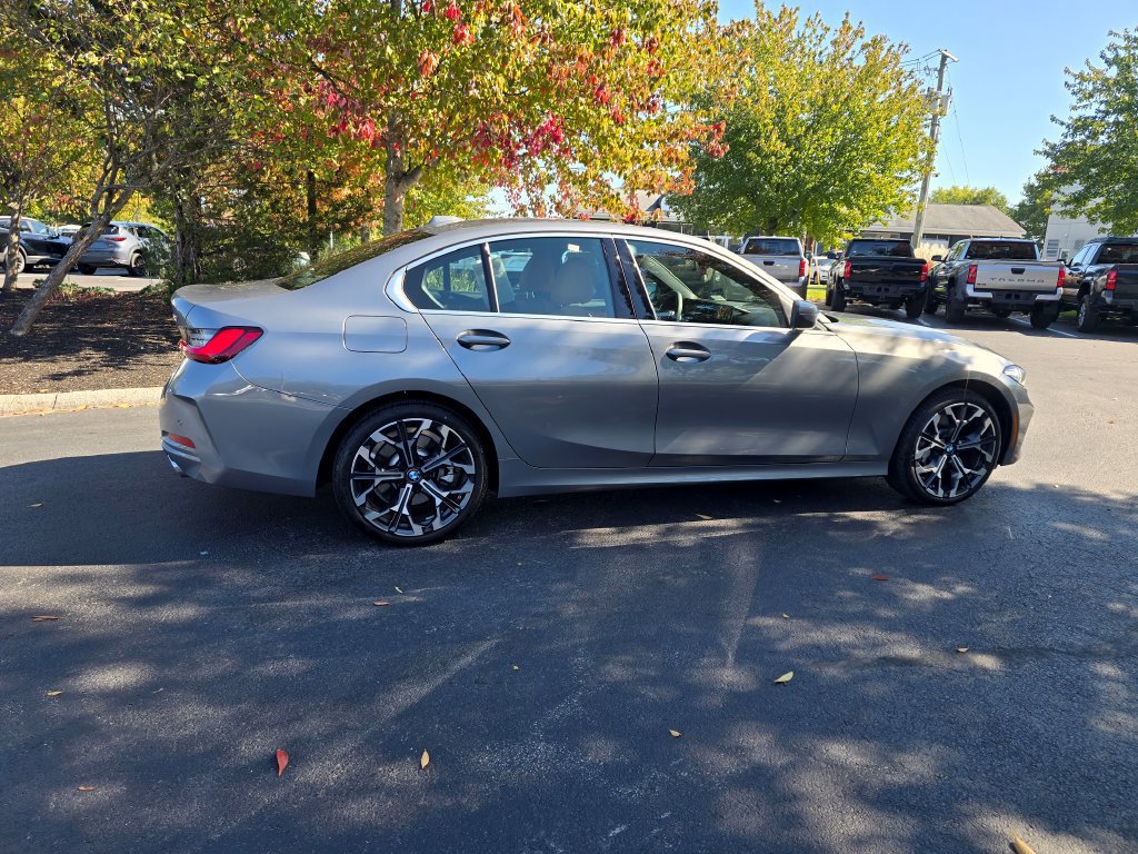 Used 2025 BMW 330i xDrive Sedan w/ Convenience Package AWD/4WD image 9