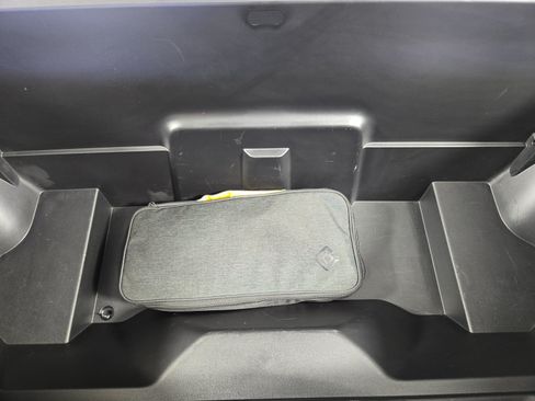 Used 2024 Rivian R1S Adventure AWD/4WD image 14