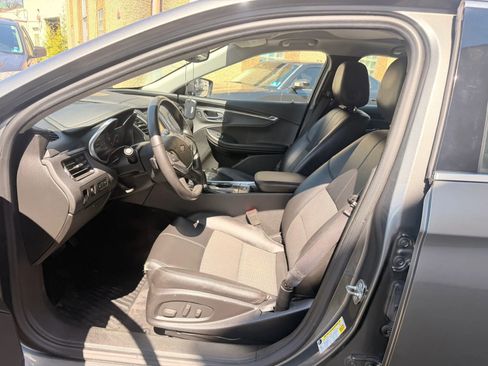 Used 2016 Chevrolet Impala LT w/ Convenience Package FWD image 23