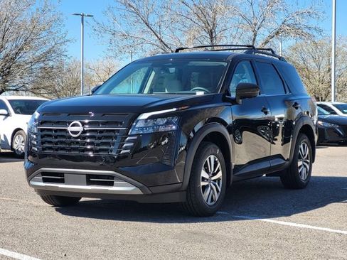 New 2026 Nissan Pathfinder SL image 4