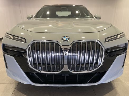 Certified 2024 BMW 760i xDrive w/ Premium Package 2 image 2