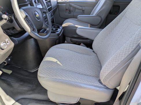 Used 2023 Chevrolet Express 3500 LS image 17