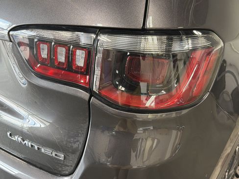 Used 2023 Jeep Compass Limited AWD/4WD image 7