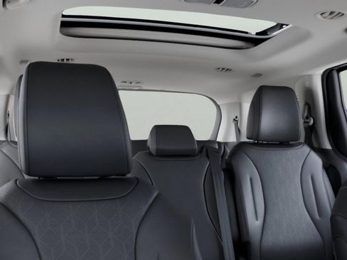 New 2026 Kia Carnival SX FWD image 23