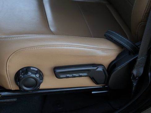 Used 2023 Jeep Wrangler Unlimited Sahara AWD/4WD image 27