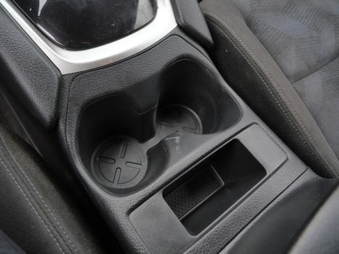 Used 2016 Nissan Rogue SV image 31