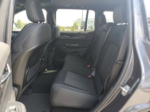 New 2025 Jeep Grand Cherokee Laredo X image 10