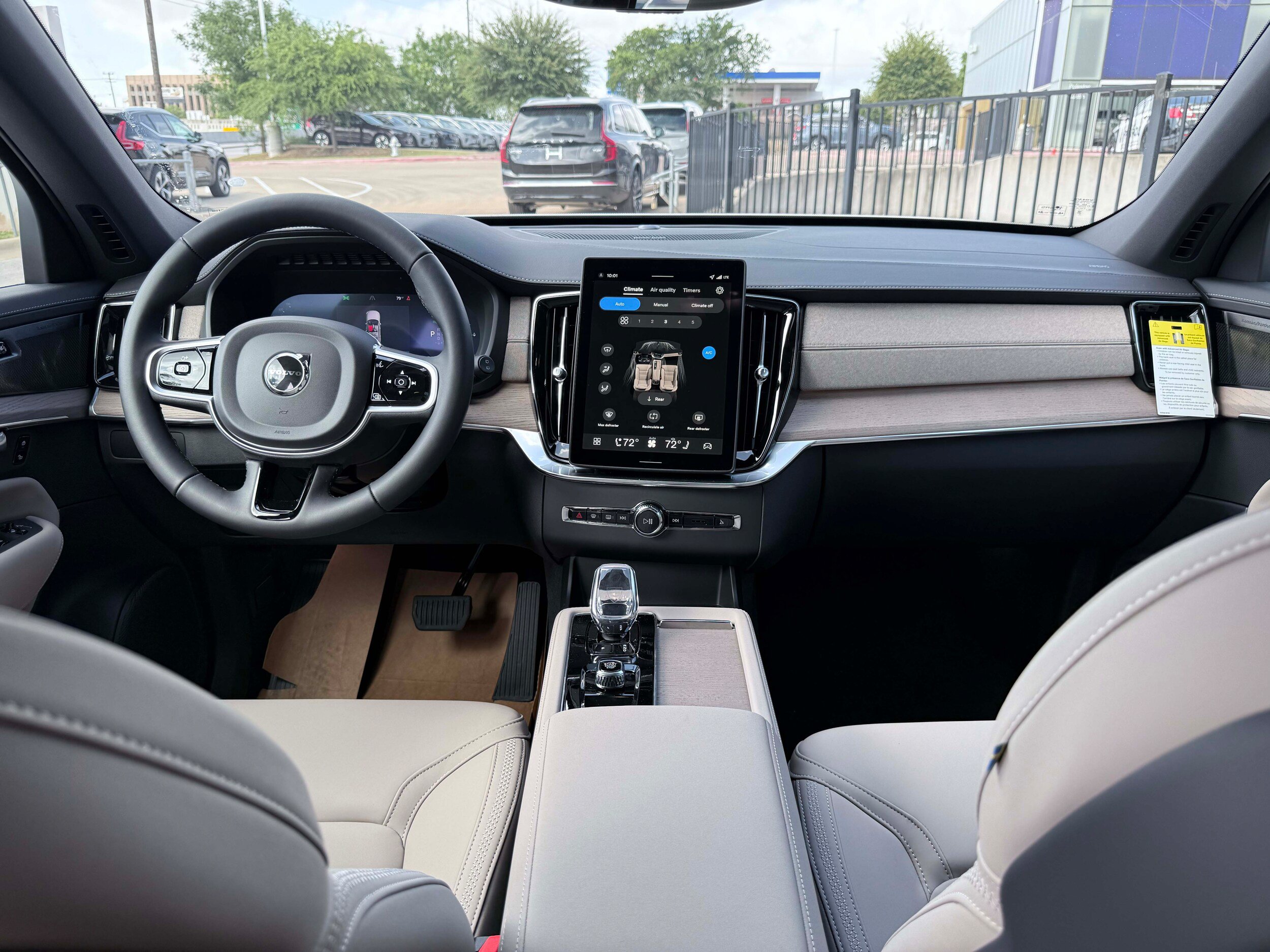 New 2026 Volvo XC90 T8 Plus w/ Protection Package Premier AWD/4WD image 18