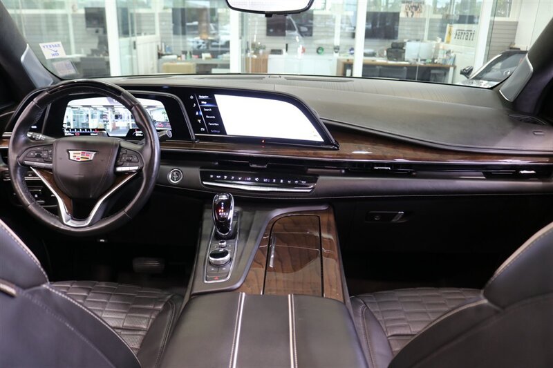 Used 2024 Cadillac Escalade Sport Platinum w/ LPO, ONYX Package AWD/4WD image 23