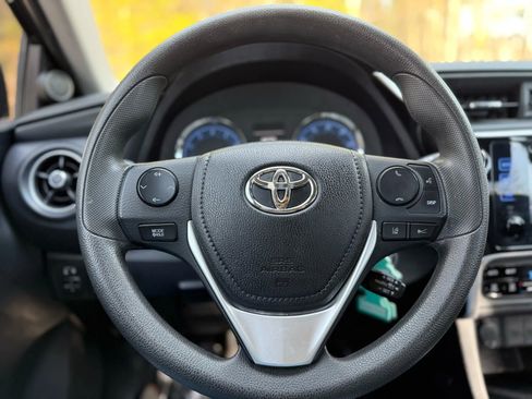 Used 2019 Toyota Corolla LE FWD image 22