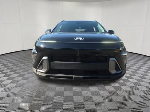 Used 2024 Hyundai Kona SEL AWD/4WD image 3