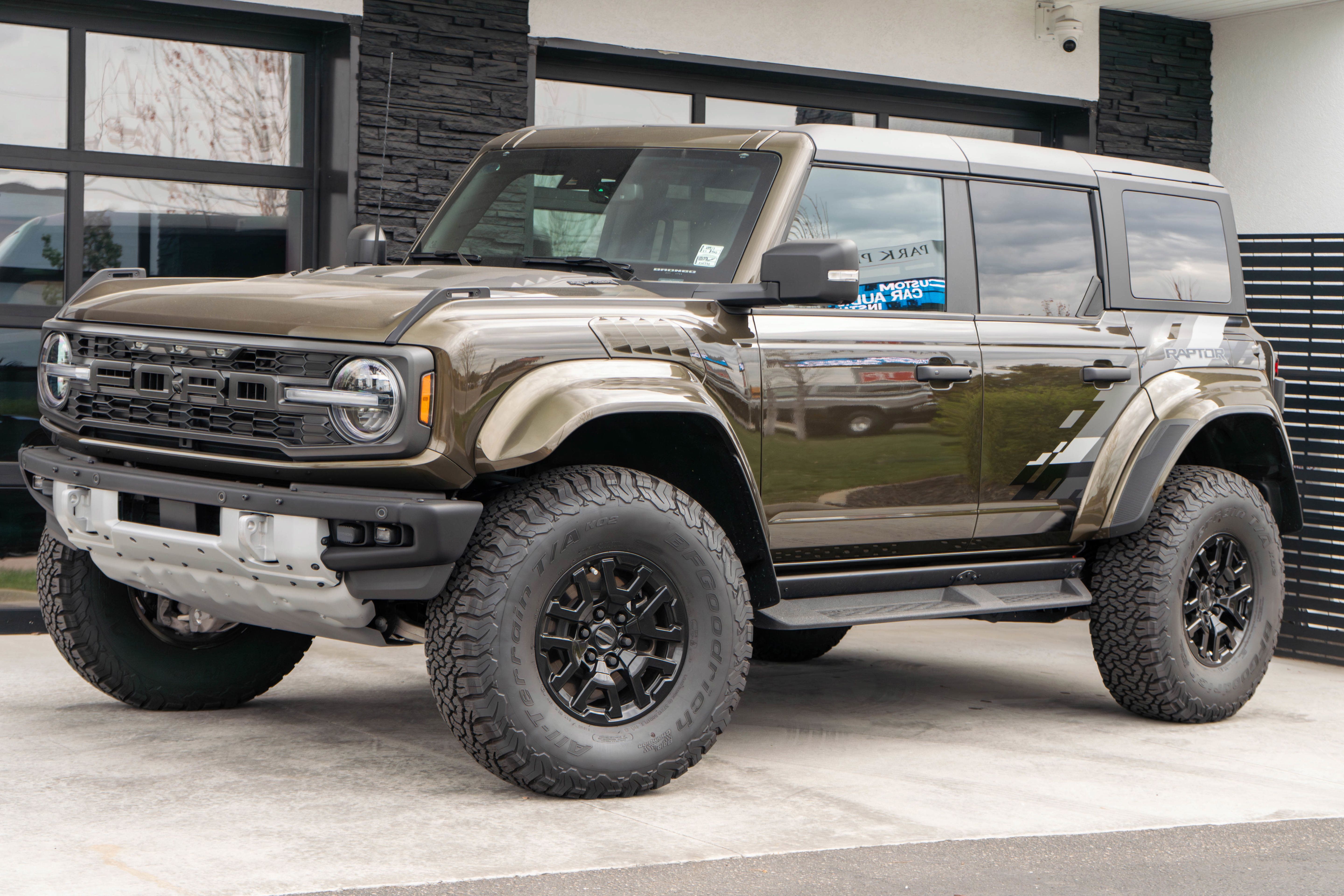 Used 2024 Ford Bronco Raptor AWD/4WD image 2