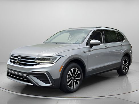 Certified 2023 Volkswagen Tiguan S FWD image 1