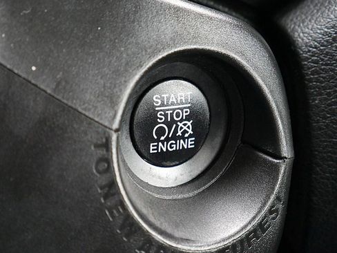 Used 2018 Jeep Renegade Trailhawk w/ Cold Weather Group II image 32