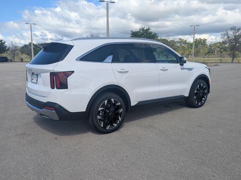 New 2026 Kia Sorento EX w/ EX Premium Package FWD image 6