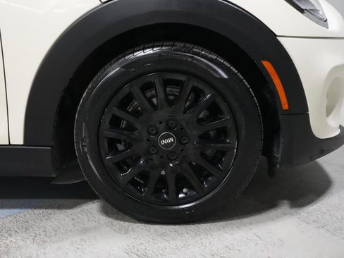 Used 2019 MINI Cooper 4-Door Hardtop image 26