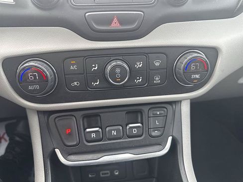Used 2020 GMC Terrain SLT w/ Preferred Package AWD/4WD image 45