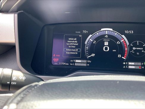 Used 2025 Toyota Tundra Limited AWD/4WD image 18