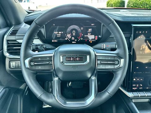 Used 2026 GMC Acadia Elevation w/ Elevation Premium Package FWD image 21