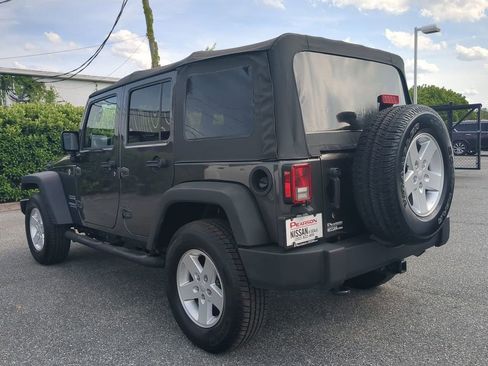 Used 2017 Jeep Wrangler Unlimited Sport w/ Quick Order Package 23S AWD/4WD image 5