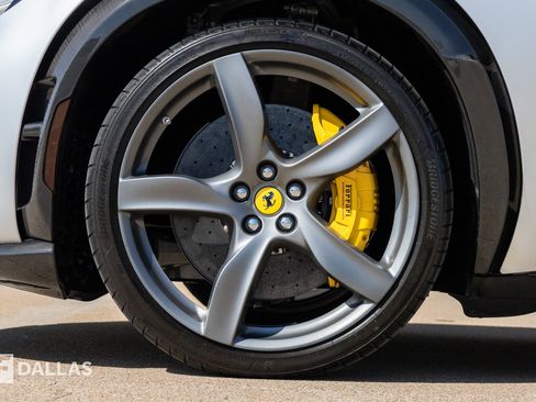 Used 2024 Ferrari Purosangue image 8