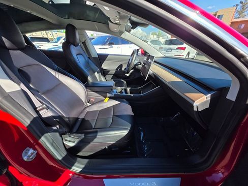 Used 2018 Tesla Model 3 Long Range image 10